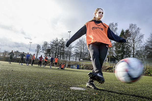 10 klasses center i Hobro har oprettet en fodbold skole på Hobro Stadion. ©Foto: Henrik Bo